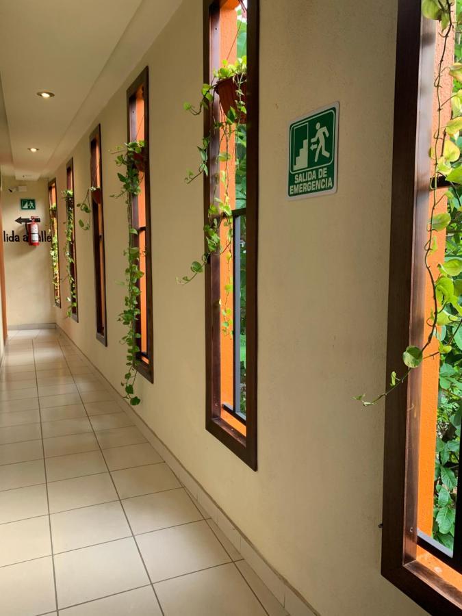 Hotel Cafenaranja 실리트라 외부 사진